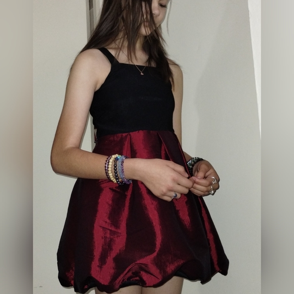 Poppies and Roses Youth Dress - Picture 3 of 4